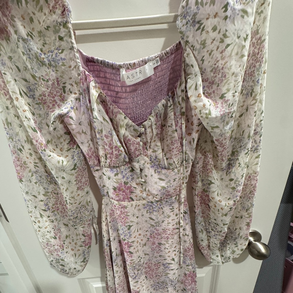 Astr Shayla Cut Out Midi dress - Picture 2 of 4